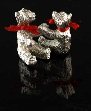 Pewter Touching Bears - click for more views.